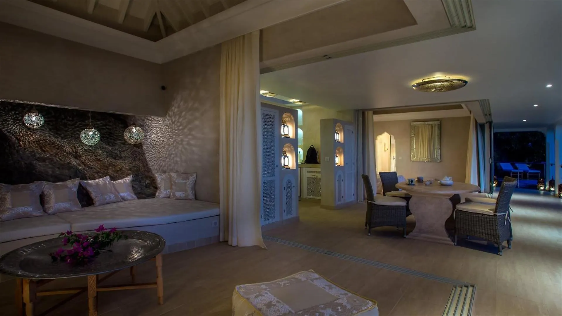Oriental-Inspired Villa In Ideal Area St. Barthelemy
